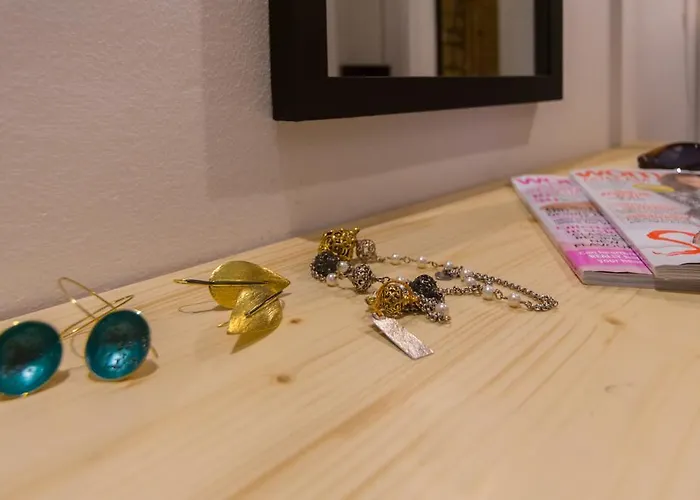 Myrto * לינדוס