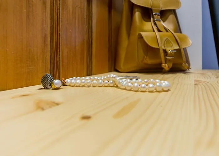 Myrto * לינדוס