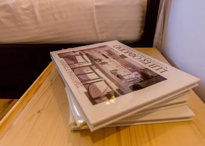 Myrto * לינדוס